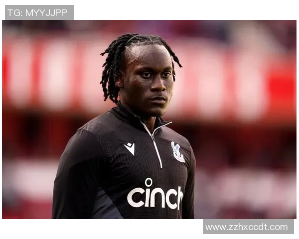 足球传奇球星化身军事统帅带领战场胜利揭秘背后传奇人生