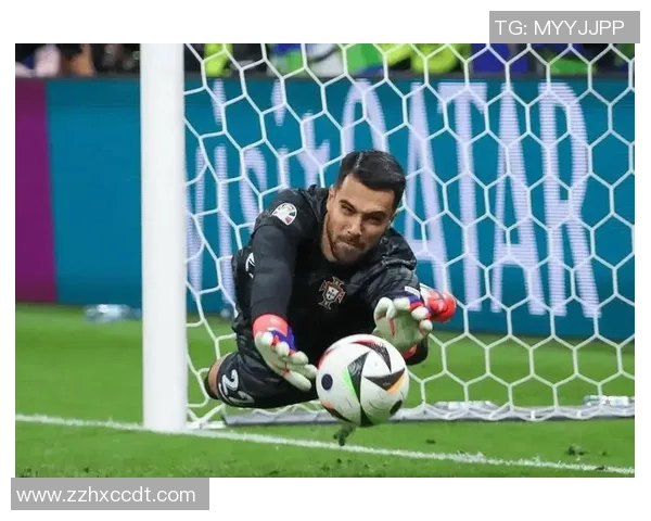 全球足球守门员排名榜解析 世界级门神的巅峰对决与实力对比